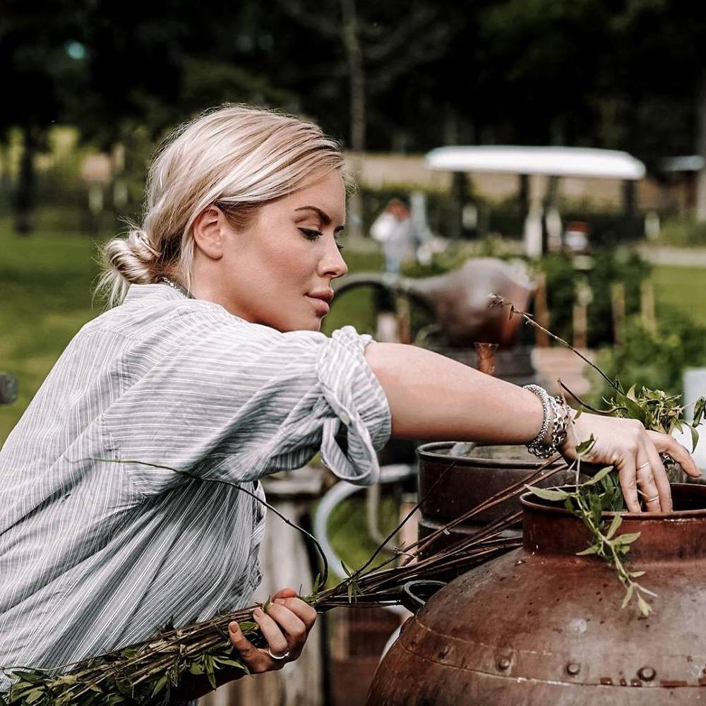 Meet your Posher, Alexandra